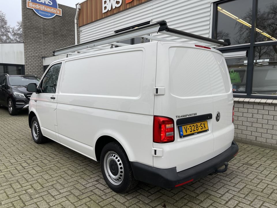 Volkswagen Transporter 2.0 TDI L1H1 Comfortline / vaste prijs rijklaar € 17.950 ex btw / Bott ingerichte laadruimte / lease vanaf € / airco / cruise / imperial / euro 6 diesel / trekhaak !