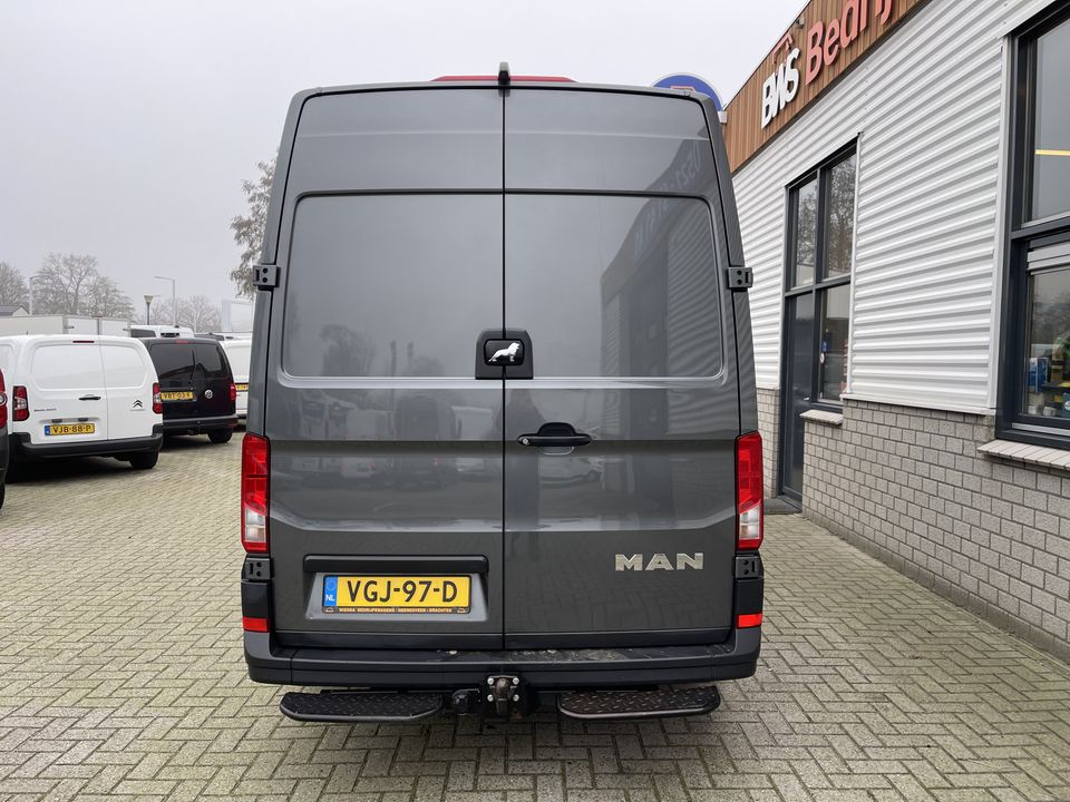 MAN TGE 35 2.0 Standaard Hoog L2H2 177pk automaat / vaste prijs rijklaar € 25.950 ex btw / lease vanaf € / grijs metallic / airco / cruise / camera / trekhaak 3000 kg !