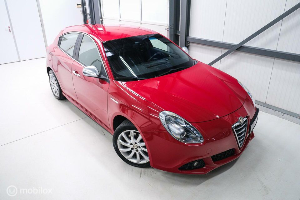 Alfa Romeo Giulietta 1.4 T Business Executive 170 pk | automaat | Leder interieur | Trekhaak | navigatie |