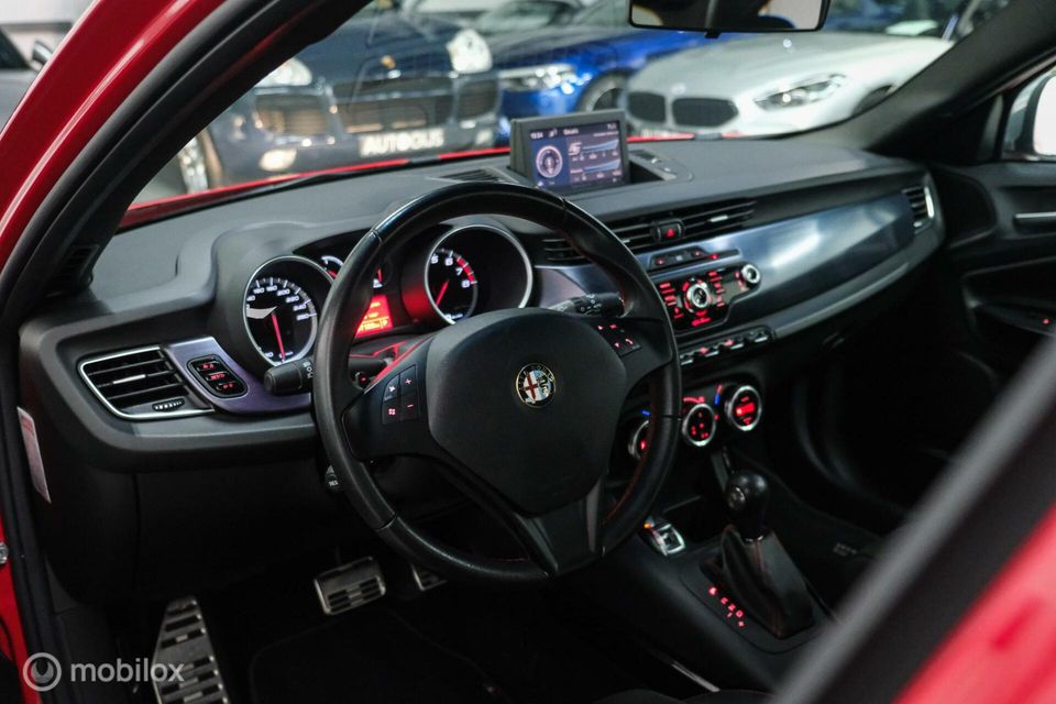 Alfa Romeo Giulietta 1.4 T Business Executive 170 pk | automaat | Leder interieur | Trekhaak | navigatie |