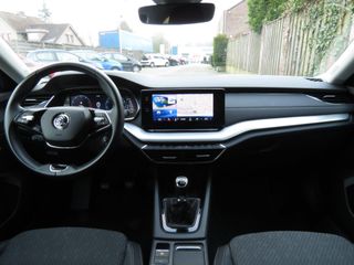 Škoda Octavia Combi 1.0 TSI Business Edition Plus | DIGITAAL DASH | SFEERVERLICHTING | KEYLESS ENTRY | APPLE CARPLAY | STOELVERW |