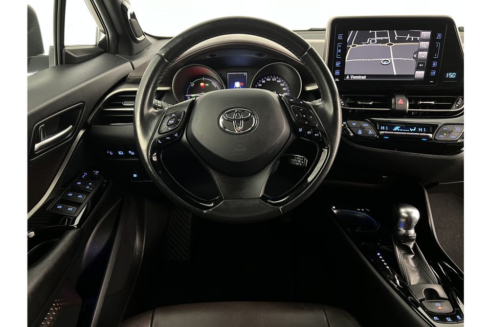 Toyota C-HR Hybrid 1.8 Executive 148PK Automaat Camera Clima Cruise Navigatie LED Stoelverwarming DAB+ 18"LMV PDC