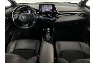 Toyota C-HR Hybrid 1.8 Executive 148PK Automaat Camera Clima Cruise Navigatie LED Stoelverwarming DAB+ 18"LMV PDC