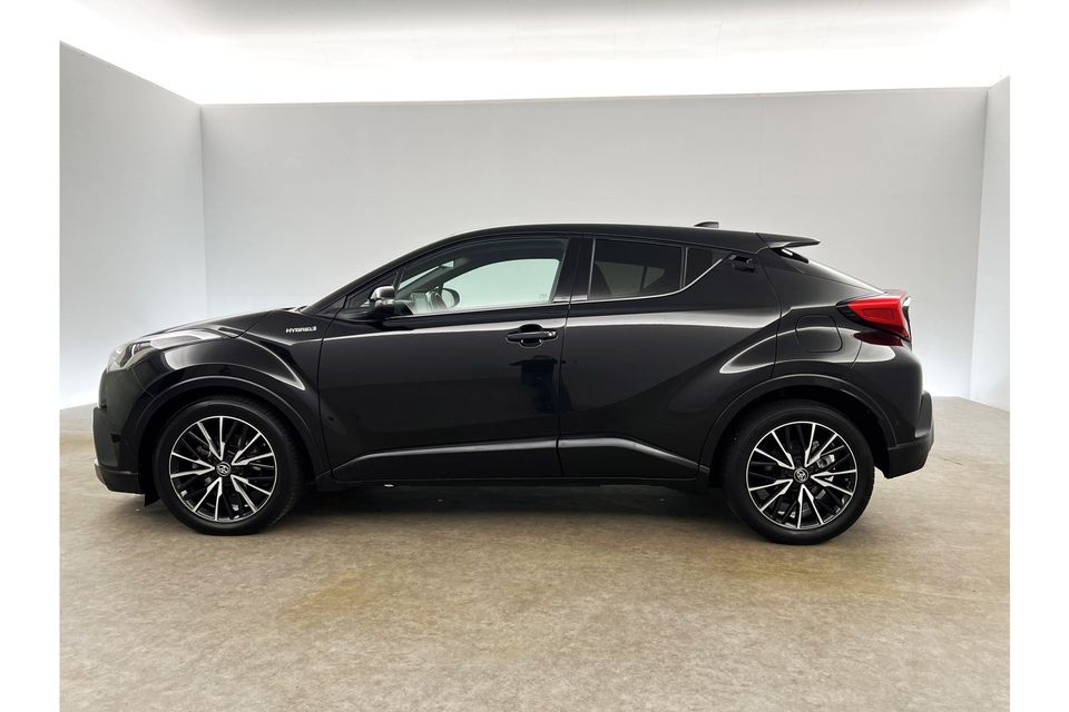 Toyota C-HR Hybrid 1.8 Executive 148PK Automaat Camera Clima Cruise Navigatie LED Stoelverwarming DAB+ 18"LMV PDC