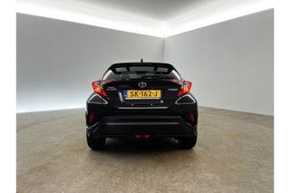 Toyota C-HR Hybrid 1.8 Executive 148PK Automaat Camera Clima Cruise Navigatie LED Stoelverwarming DAB+ 18"LMV PDC