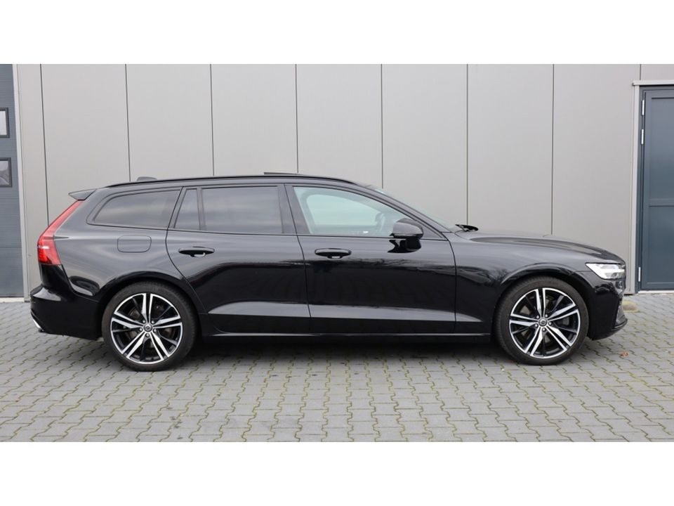 Volvo V60 2.0 T8 TE AWD R-Design | Panoramadak | 304pk | Trekhaak