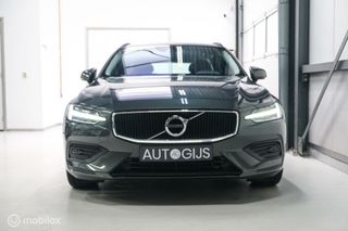 Volvo V60 2.0 D3 Momentum | stoel + stuur verwarming | trekhaak | leder | LED | Pine Grey | NL auto NAP | automaat | Dealer oh | VC | Navi