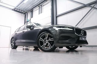 Volvo V60 2.0 D3 Momentum | stoel + stuur verwarming | trekhaak | leder | LED | Pine Grey | NL auto NAP | automaat | Dealer oh | VC | Navi