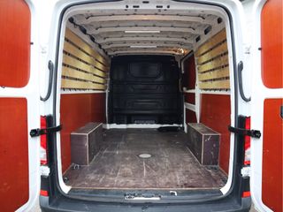 Volkswagen Crafter 35 2.0 TDI 141pk Euro 6 L2H1 - 3t kg Trekhaak - Navi - Cruise