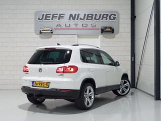 Volkswagen Tiguan 1.4 TSI Sport&Style "Origineel NL!" Trekhaak Leer 19"Velgen Stoelverwarming Bluetooth Navigatie Parkeersensoren