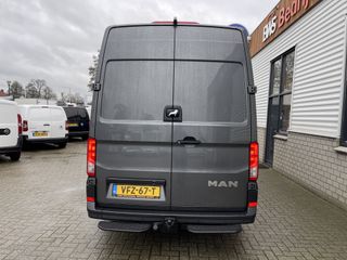 MAN TGE 35 2.0 Standaard Hoog L2H2 177pk automaat / vaste prijs rijklaar € 29.950 ex btw / lichtmetalen velgen / pdc rondom / airco / cruise / donker grijs metallic / trekhaak 3000 kg