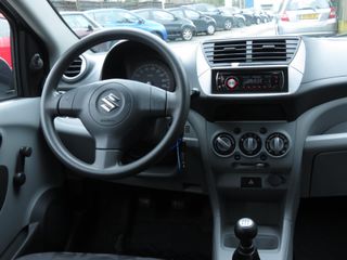 Suzuki Alto 1.0 LOGISCHE NAP | ALL-SEASON BANDEN | PIONEER RADIO+CD+AUX | BOUWJAAR 2011 |