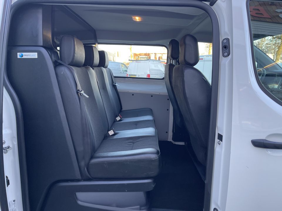 Opel Vivaro 2.0 CDTI 150pk L3H1 / DC 5 persoons / BPM vrij / vaste prijs rijklaar € 19.950 ex btw / lease vanaf € 366 / airco / cruise / stoelverwarming / pdc voor en achter !