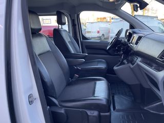 Opel Vivaro 2.0 CDTI 150pk L3H1 / DC 5 persoons / BPM vrij / vaste prijs rijklaar € 19.950 ex btw / lease vanaf € 366 / airco / cruise / stoelverwarming / pdc voor en achter !