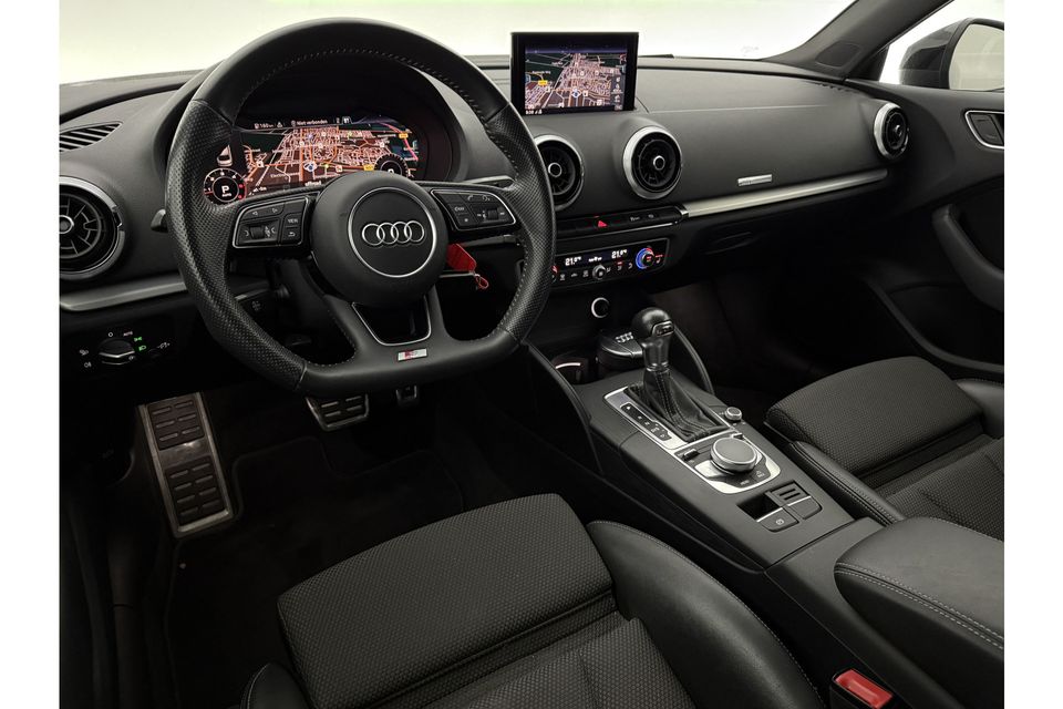 Audi A3 Limousine 30 TDI S-Line Automaat Virtual Carplay LED Navi Clima Cruise Stoelverwarming 18''LMV PDC