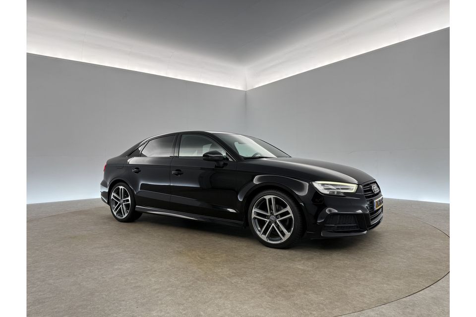 Audi A3 Limousine 30 TDI S-Line Automaat Virtual Carplay LED Navi Clima Cruise Stoelverwarming 18''LMV PDC