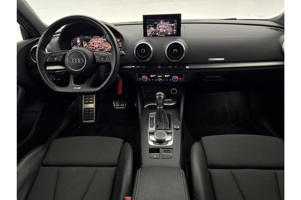 Audi A3 Limousine 30 TDI S-Line Automaat Virtual Carplay LED Navi Clima Cruise Stoelverwarming 18''LMV PDC