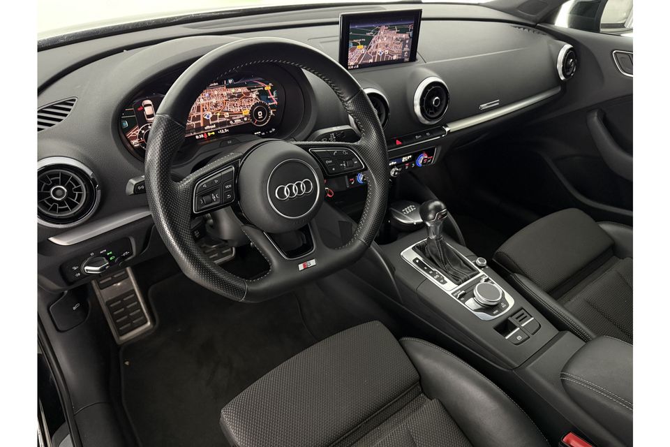 Audi A3 Limousine 30 TDI S-Line Automaat Virtual Carplay LED Navi Clima Cruise Stoelverwarming 18''LMV PDC