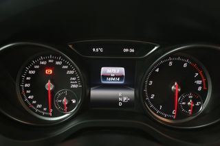 Mercedes-Benz CLA-Klasse 180 Business Solution AMG Automaat Airco Cruise Camera LED Navi PDC Stoelverwarming 18"LMV