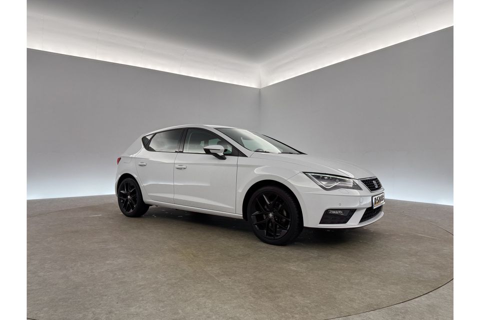 SEAT Leon 1.5 TSI 150PK Automaat Style Ultimate Edition | Beats-Audio | ACC Camera Carplay Clima Navi LED Navi PDC Stoelverwarming 18"LMV