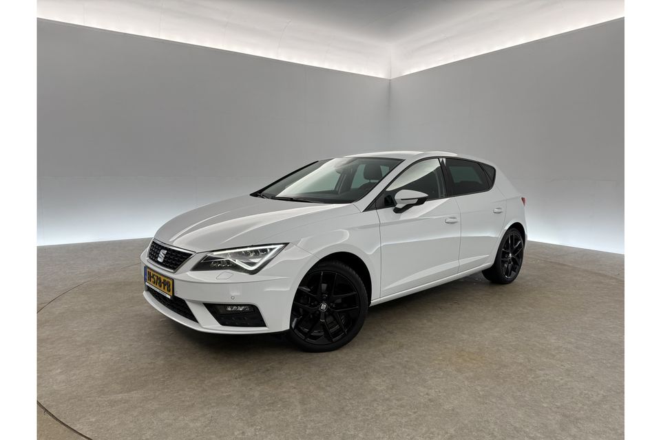 SEAT Leon 1.5 TSI 150PK Automaat Style Ultimate Edition | Beats-Audio | ACC Camera Carplay Clima Navi LED Navi PDC Stoelverwarming 18"LMV