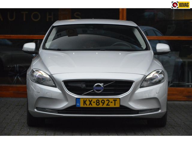 Volvo V40 D3 Automaat Momentum | Adaptive Cruise | Trekhaak | Standkachel | BLIS | Stoelverwarming | Lane assist |