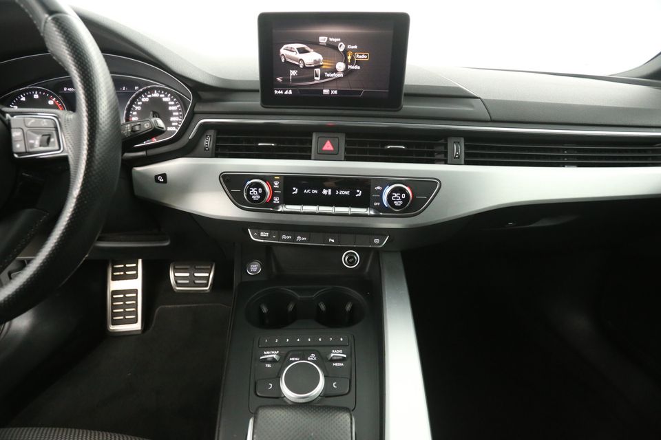 Audi A4 1.4 TFSI S-line 150PK Automaat Clima Cruise LED Navigatie Bluetooth 18"LMV Trekhaak