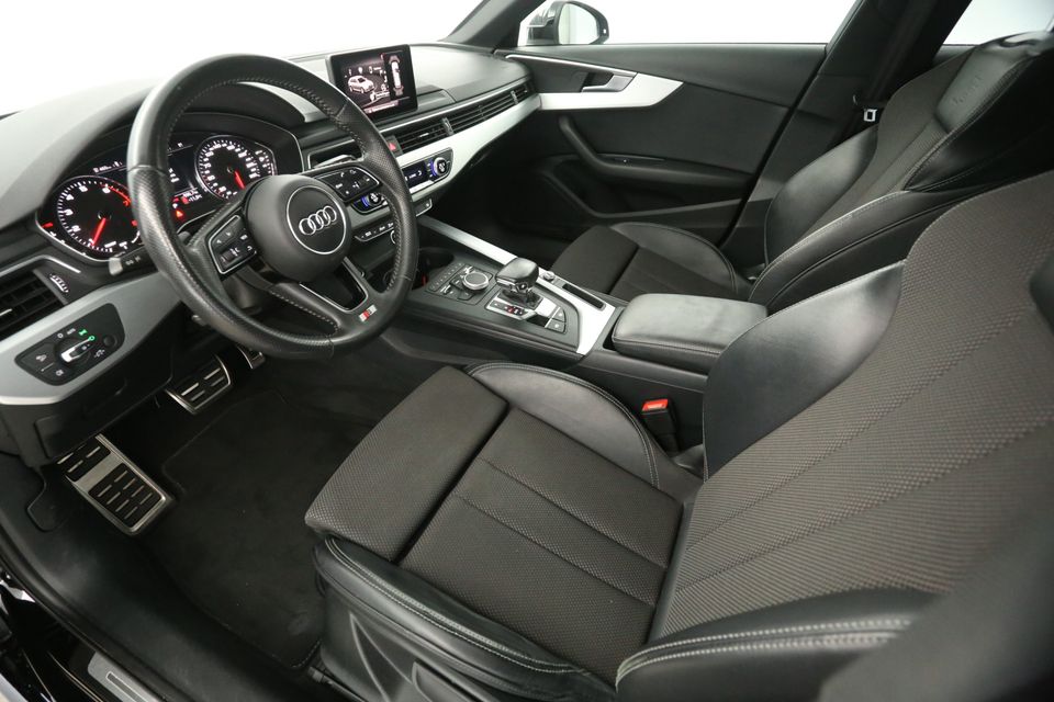 Audi A4 1.4 TFSI S-line 150PK Automaat Clima Cruise LED Navigatie Bluetooth 18"LMV Trekhaak