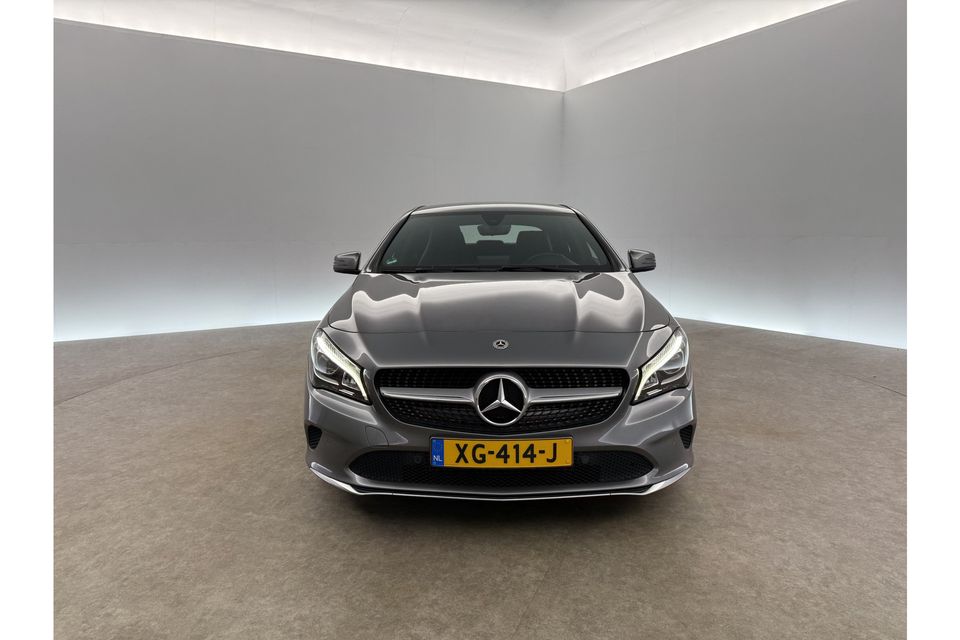 Mercedes-Benz CLA-Klasse 180 Business Solution AMG Automaat Camera LED Navi Airco Cruise Stoelverwarming Kuipstoelen 18"LMV