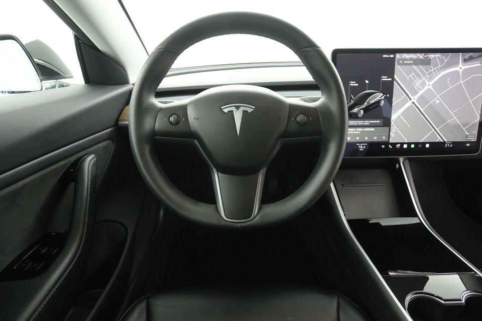 Tesla Model 3 Long Range AWD 75 kWh 351PK Automaat Autopilot Pano Clima Camera Cruise LED Navi PDC Stoelverwarming Leder 19''LMV