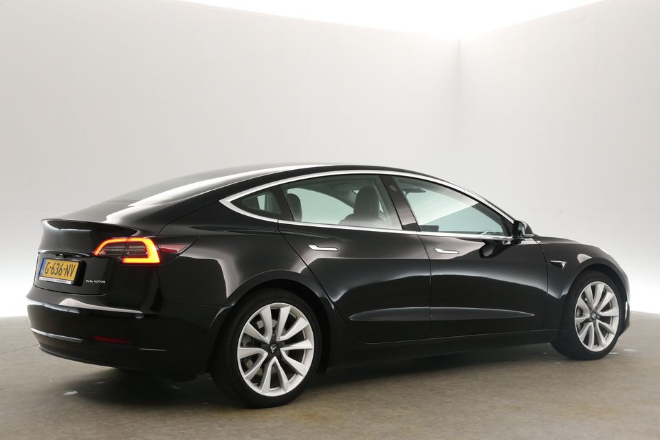 Tesla Model 3 Long Range AWD 75 kWh 351PK Automaat Autopilot Pano Clima Camera Cruise LED Navi PDC Stoelverwarming Leder 19''LMV