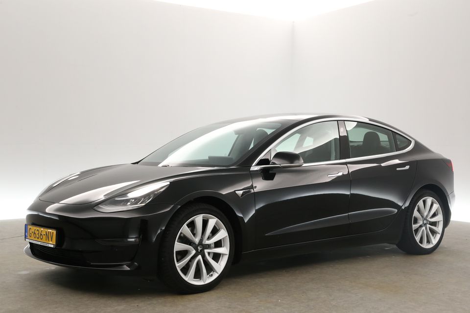 Tesla Model 3 Long Range AWD 75 kWh 351PK Automaat Autopilot Pano Clima Camera Cruise LED Navi PDC Stoelverwarming Leder 19''LMV