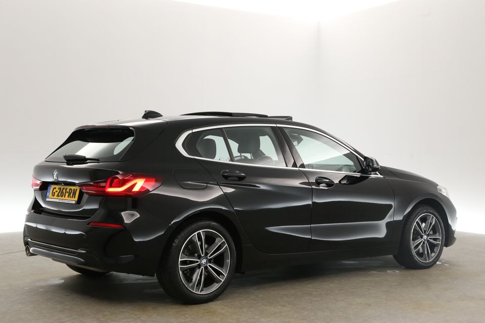 BMW 1-serie 118i Executive Edition 140PK Automaat Pano Sfeerverl. Clima Cruise LED Navi Virtual PDC 17''LMV