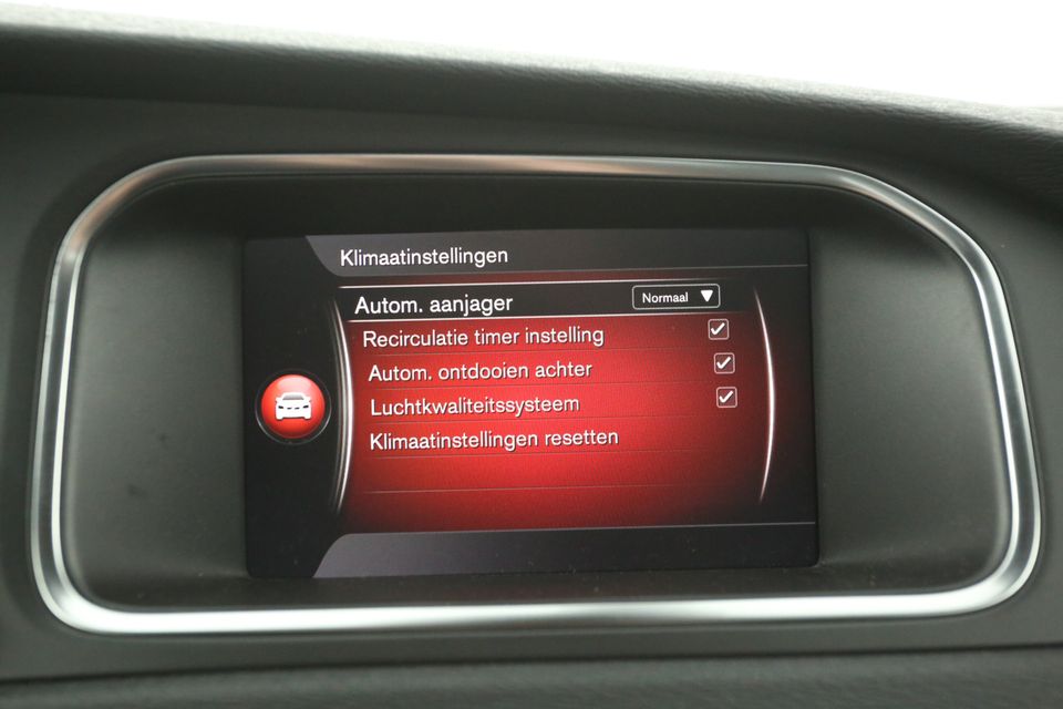 Volvo V40 1.5 T3 Polar+ R-Design 153PK Automaat Clima Camera Cruise Harman/Kardon LED Pano-View Navi PDC Stoelverwarming Trekhaak