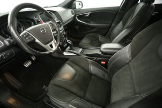 Volvo V40 1.5 T3 Polar+ R-Design 153PK Automaat Clima Camera Cruise Harman/Kardon LED Pano-View Navi PDC Stoelverwarming Trekhaak