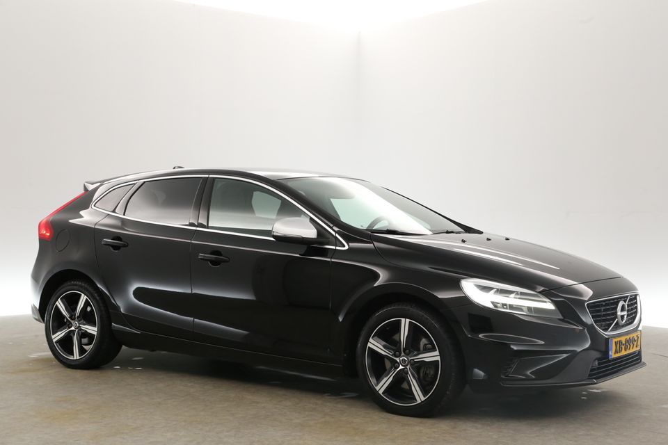 Volvo V40 1.5 T3 Polar+ R-Design 153PK Automaat Clima Camera Cruise Harman/Kardon LED Pano-View Navi PDC Stoelverwarming Trekhaak