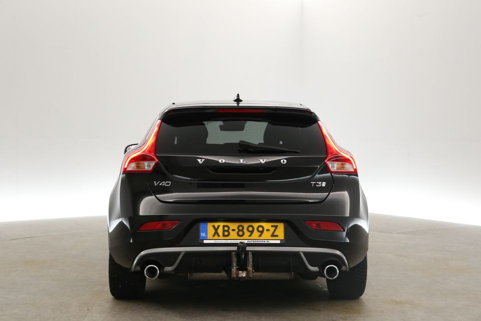 Volvo V40 1.5 T3 Polar+ R-Design 153PK Automaat Clima Camera Cruise Harman/Kardon LED Pano-View Navi PDC Stoelverwarming Trekhaak