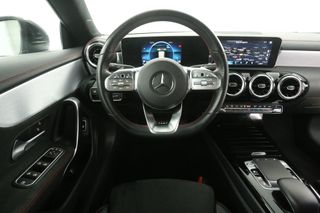 Mercedes-Benz CLA-Klasse 180 AMG Automaat LED Clima Camera Cruise Virtual Navi Trekhaak PDC 18"LMV