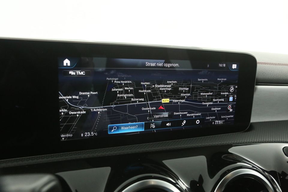 Mercedes-Benz CLA-Klasse 180 AMG Automaat LED Clima Camera Cruise Virtual Navi Trekhaak PDC 18"LMV