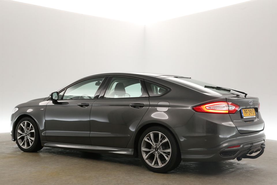 Ford Mondeo 1.5 ST Line 161PK Clima Cruise LED Parkeersensoren Navi Sfeer 18"LMV Trekhaak