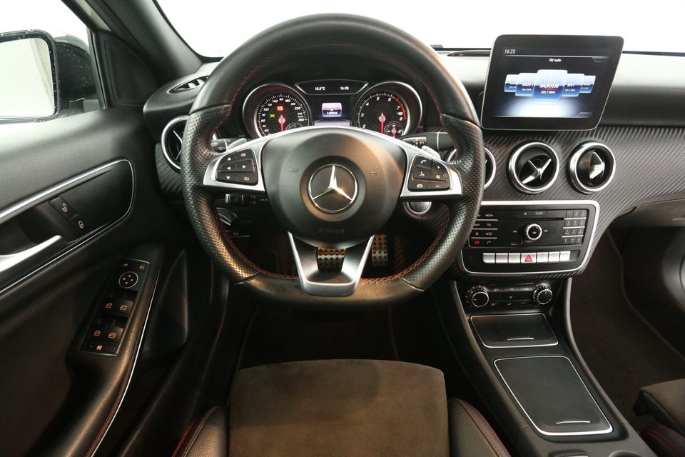 Mercedes-Benz A-Klasse 180 AMG Automaat Pano Airco Camera Cruise Carplay PDC Navi Sfeerverl. LED 18"LMV