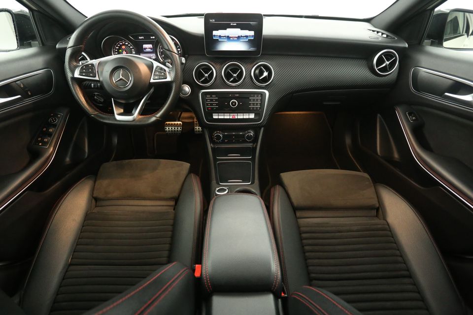 Mercedes-Benz A-Klasse 180 AMG Automaat Pano Airco Camera Cruise Carplay PDC Navi Sfeerverl. LED 18"LMV