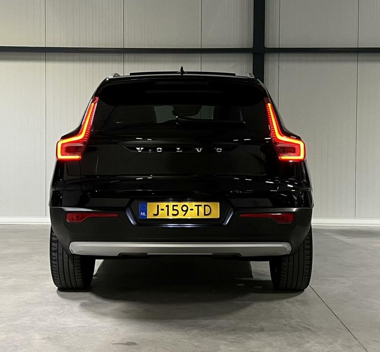 Volvo XC40 1.5 T5 Recharge 262PK Inscription Pano H&K Leer