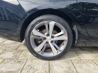 Peugeot 308 SW 1.2 PureTech, Pano, Adaptive CC, Full LED