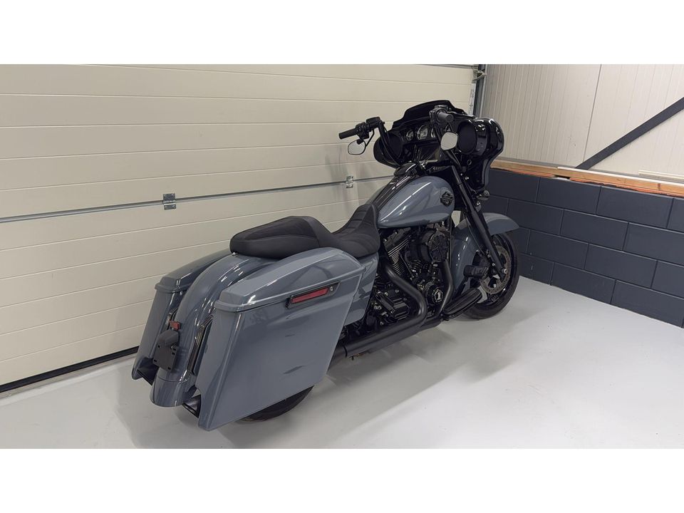 Harley Davidson 103 FLHXS Street Glide CVO Nardo Streetglide