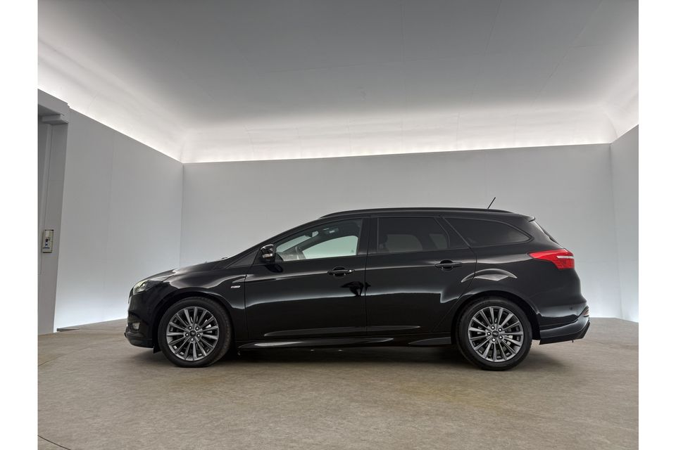 Ford Focus 1.5 ST-Line 150PK Clima Carplay Cruise Navi Parkeersensoren 17''LMV