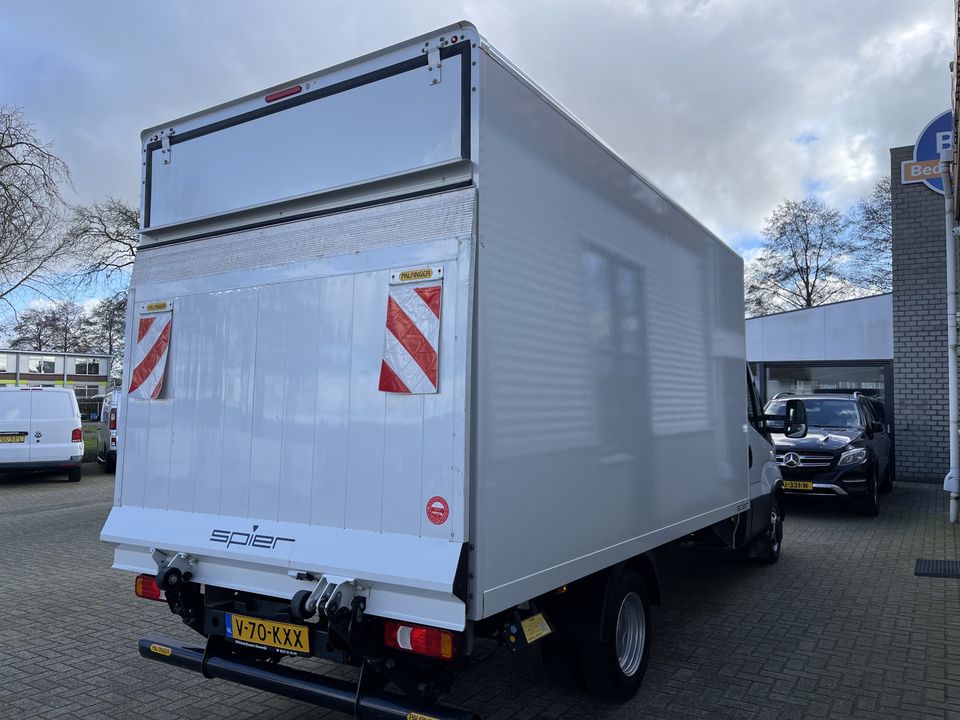 Iveco Daily 35C16 2.3 410 160pk bakwagen dubbellucht met Palfinger laadklep / handgeschakeld / euro 6 / lease vanaf € 500 / airco / netto laadvermogen 880kg / L 430 cm x H 207 cm x H 210 cm