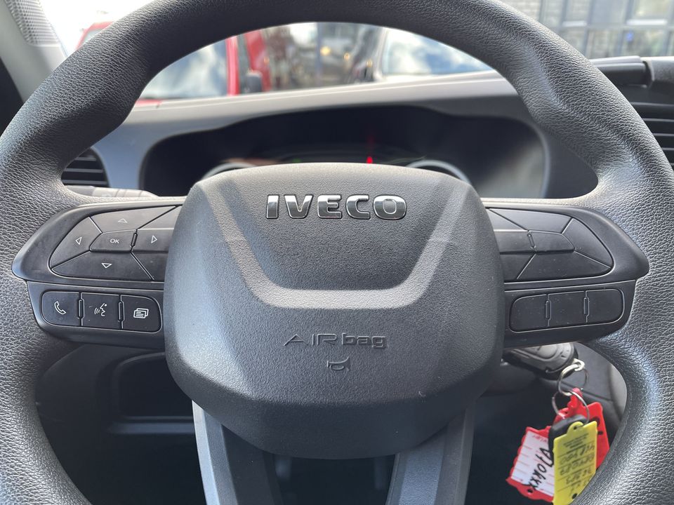 Iveco Daily 35C16 2.3 410 160pk bakwagen dubbellucht met Palfinger laadklep / handgeschakeld / euro 6 / lease vanaf € 500 / airco / netto laadvermogen 880kg / L 430 cm x H 207 cm x H 210 cm