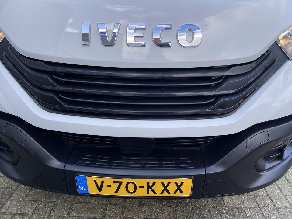 Iveco Daily 35C16 2.3 410 160pk bakwagen dubbellucht met Palfinger laadklep / handgeschakeld / euro 6 / lease vanaf € 500 / airco / netto laadvermogen 880kg / L 430 cm x H 207 cm x H 210 cm