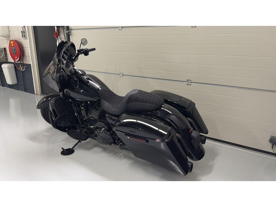 Harley Davidson 103 FLHX Streetglide Streetglide CVO Blackout